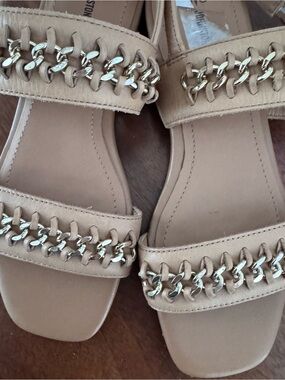 Johnston & Murphy Beige Slide Sandals with Gold Chain Accent